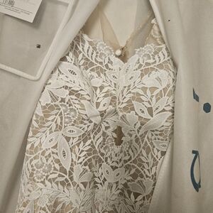 Ivory wedding dress size 24 (regular clothing size 18/20)